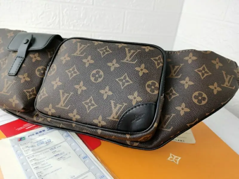 louis vuitton lv aaa homme pockets s_a0aa302